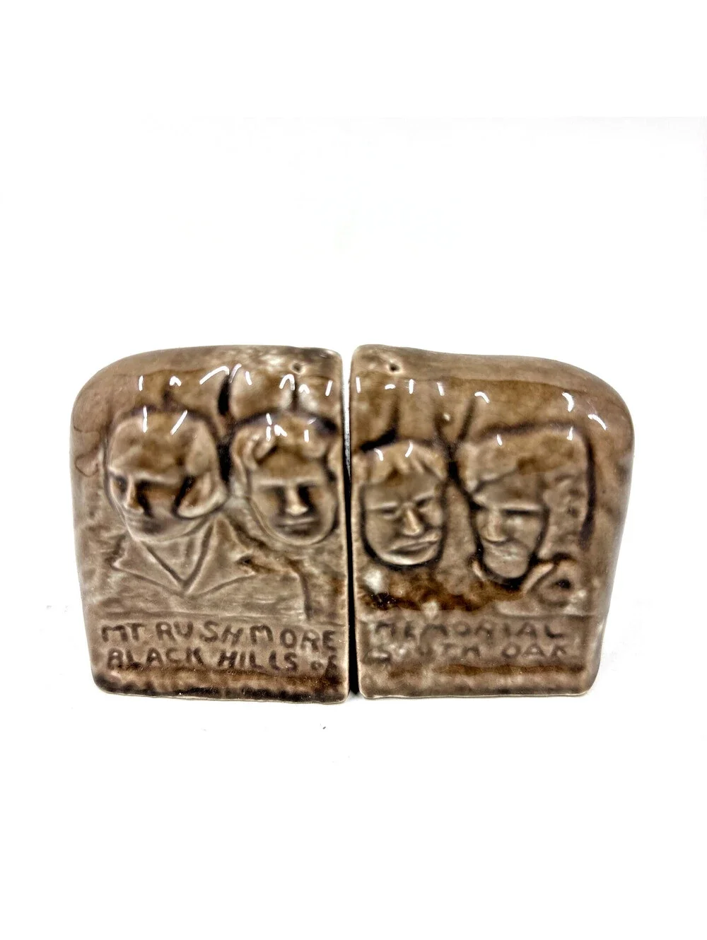 Vintage Mt Rushmore Memorial Black Hills SD Salt and Pepper Shaker Set